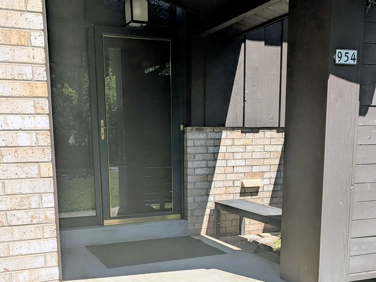 2 bed, 1.5 bath, 1600 sqft, $2,200 — Photo 2
