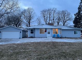 2284 Bavaria Rd, Chaska, MN 55318