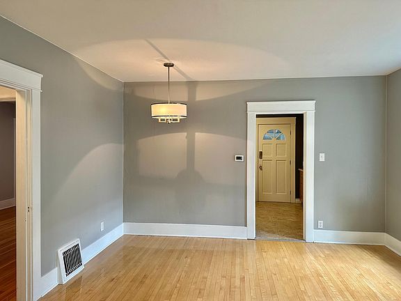 3rd image of 318 McLeod Ave