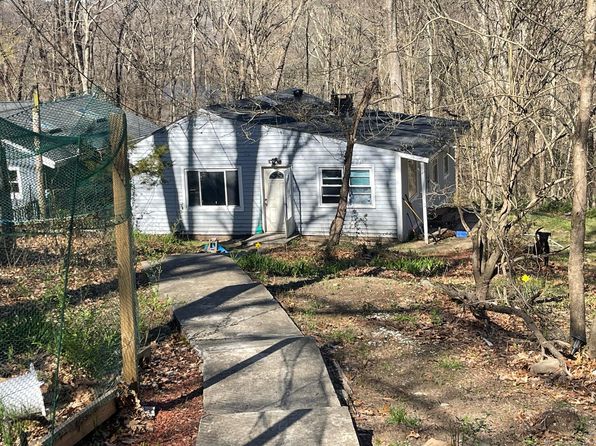 58 Pachaug Trl, Monroe, CT 06468