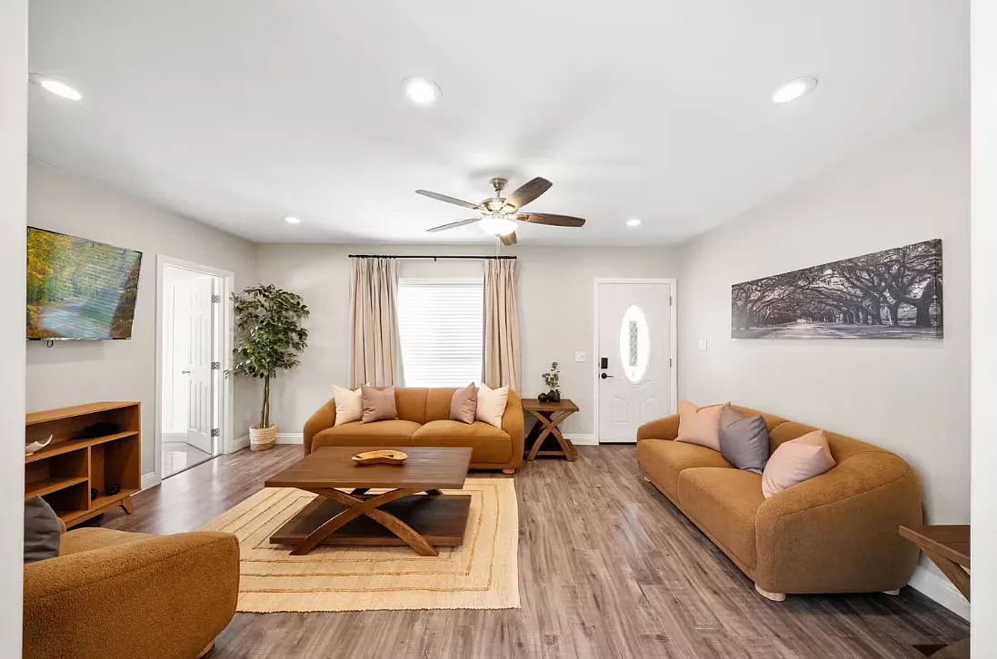 Living Room - 4157 Edgewood Pl