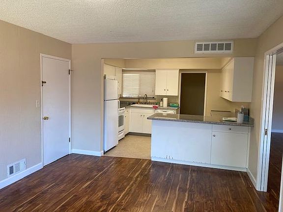 3rd image of 2272 Meridian Ave