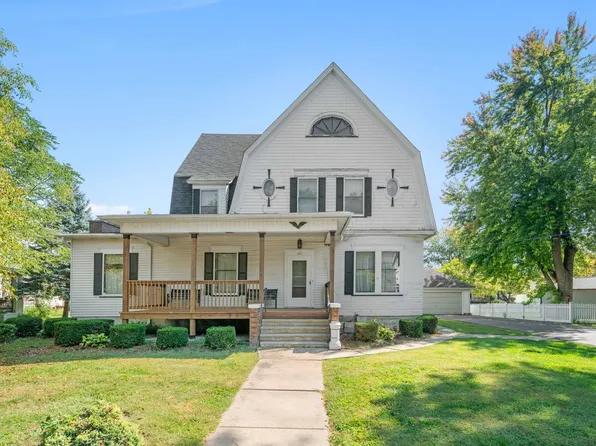 407 S Ottawa St, Earlville, IL 60518