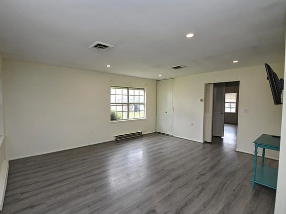 4th image of 213 4th St #A102