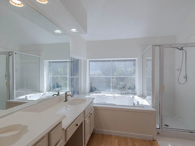 9321 Western Trl — Photo 9