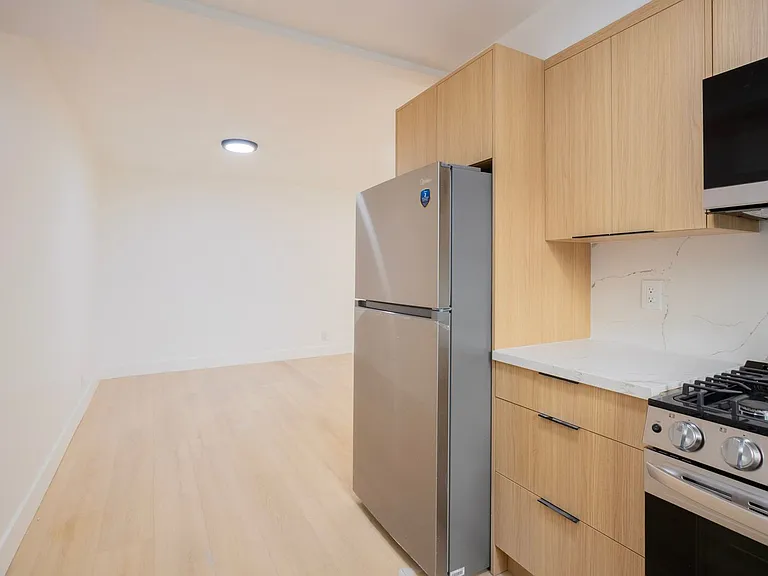 1236 N Ogden Dr — Photo 3