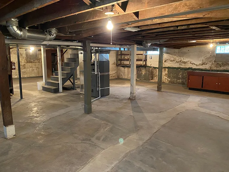 200 W Ash St — Photo 18