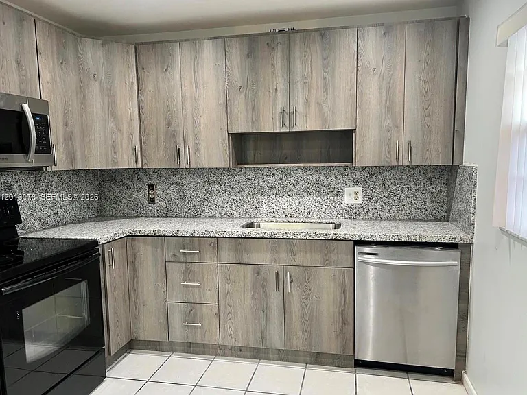 150 SW 134th Way #314R — Photo 3