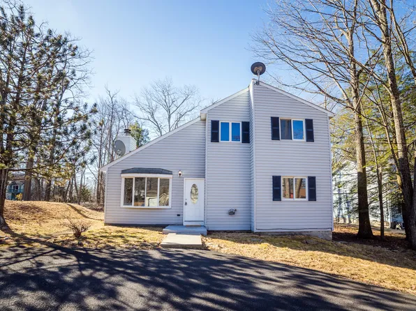 303 Lamont Way, Tobyhanna, PA 18466