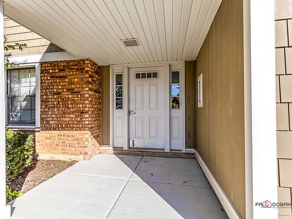 4th image of 271 Middlebury Ct Unit C2