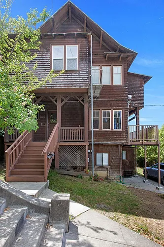 2704 Virginia St 1/2-4 Photo 1