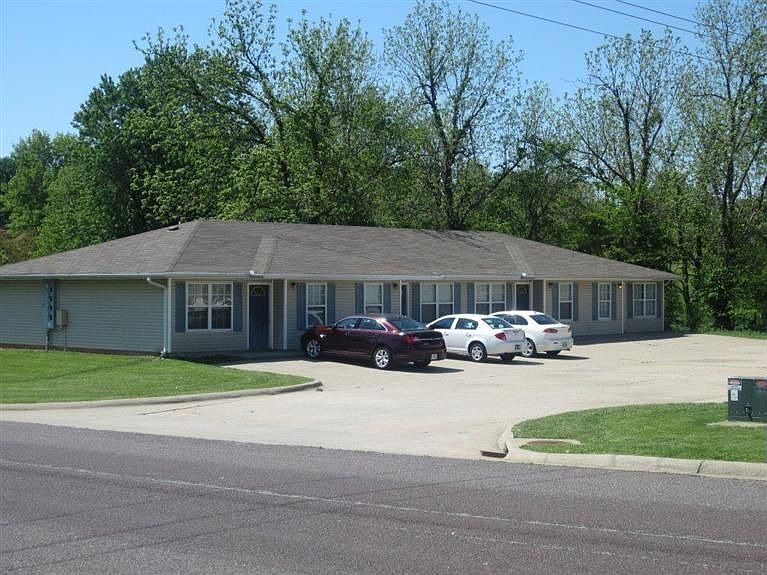 2nd image of 1501 Twin Hills Dr