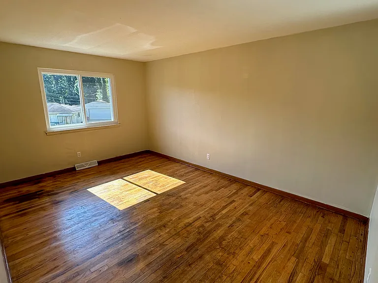 270 Cluster Ave #2 — Photo 6