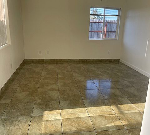 4th image of 4438 Occidental Rd #1