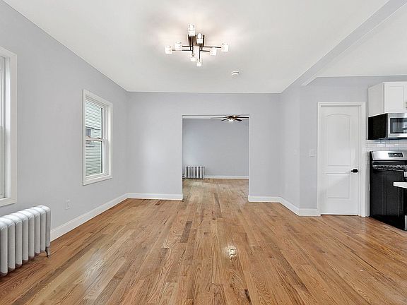 5th image of 109-69 202nd St