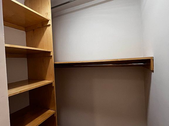 5th image of 370 E 69th St #1F