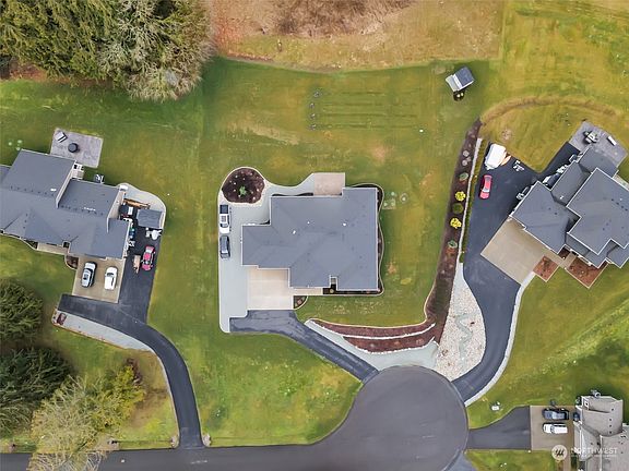 4th image of 32113 30th Avenue NW