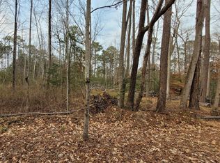 13 Shorewood Dr, Colonial Beach, VA 22443