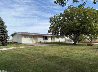 16040 Route W40, Bonaparte, IA 52620