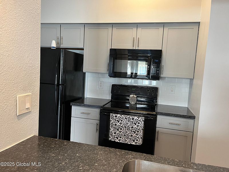 5th image of 115 Monmouth Way