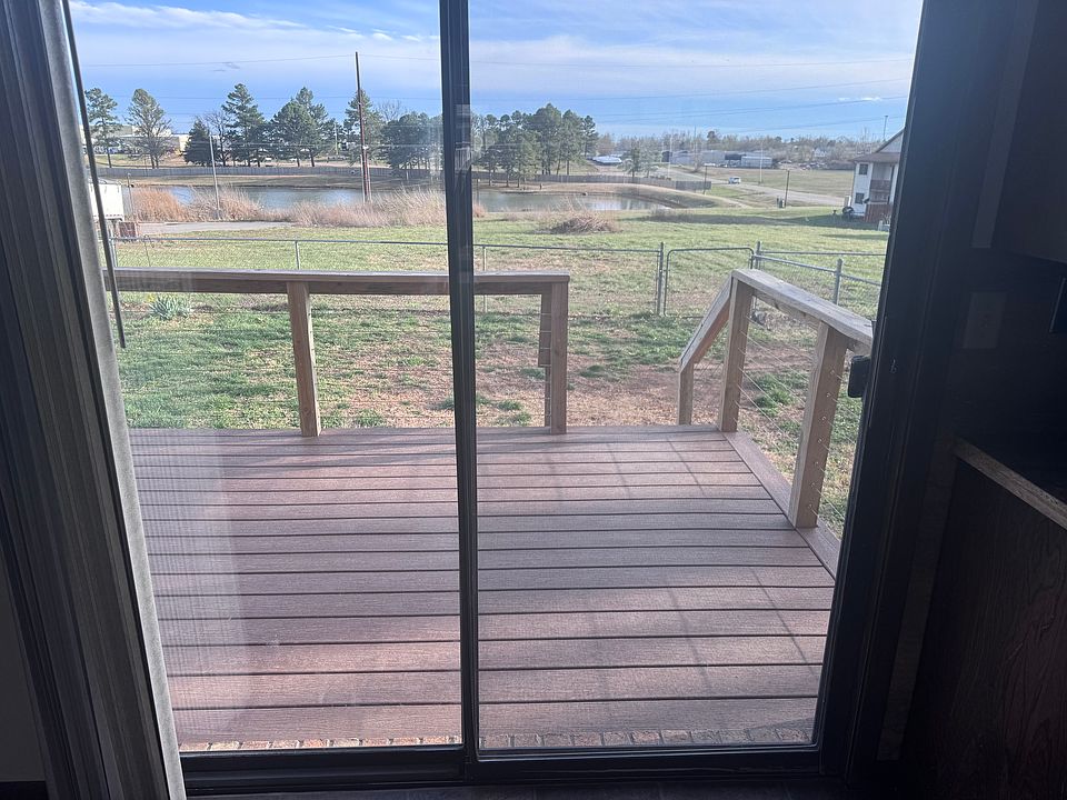 2nd image of 624 Nelson Dr APT B