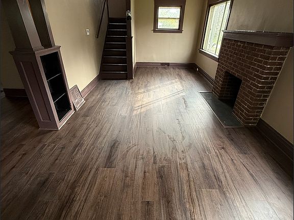 3rd image of 1605 Huguelet St