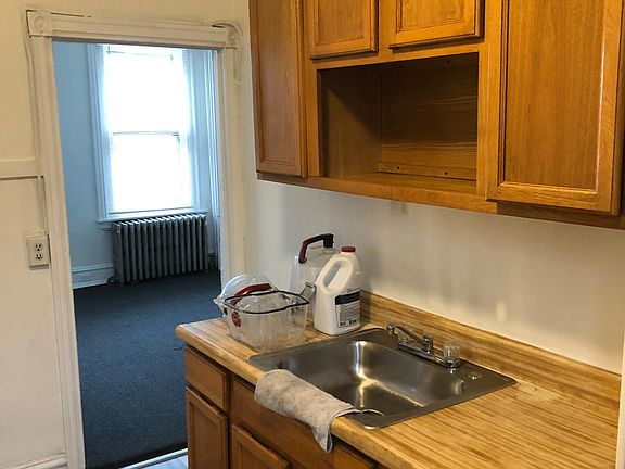 2nd image of 2713 N 16th St Floor 2
