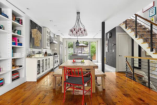 1st image of 31 Joralemon St