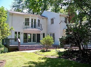 390 Penton Rd, Chagrin Falls, OH 44022