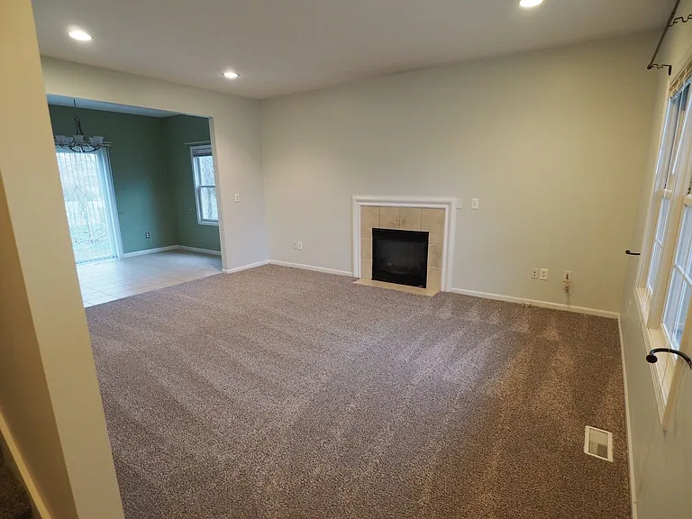 3029 Charing Cross Rd — Photo 8