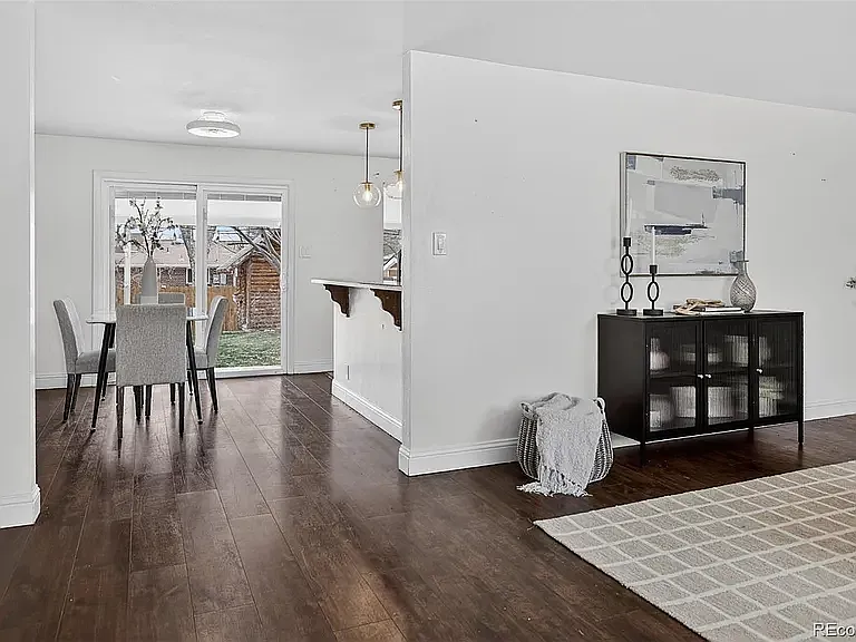 1616 S Balsam Ct — Photo 4