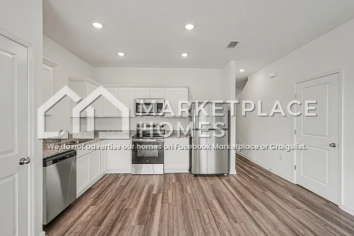 11890 Sylvia St — Photo 8
