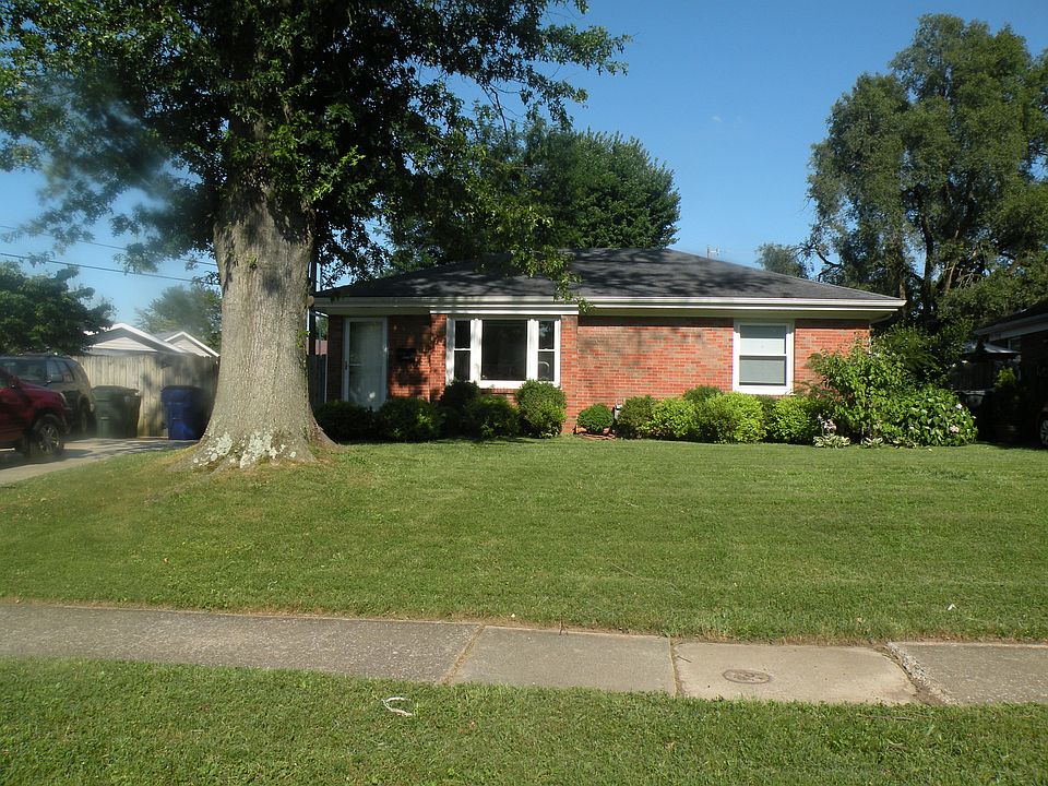 1st image of 2302 Maplewood Dr