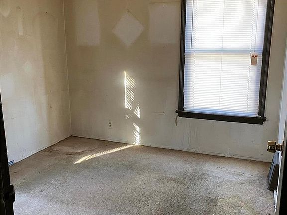 4th image of 3325 Rex Ave N