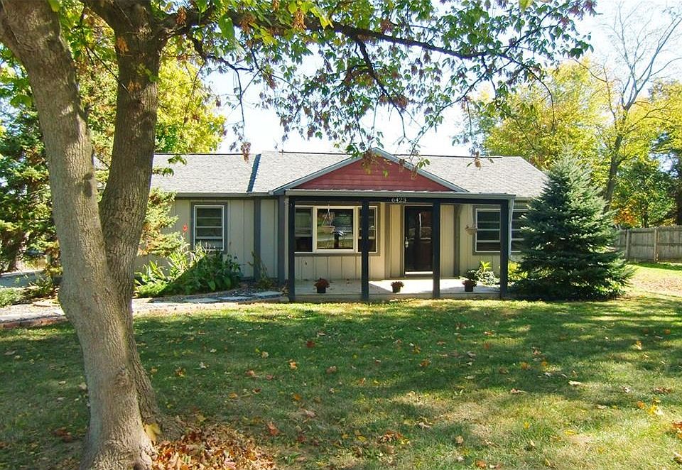 Front view of home.