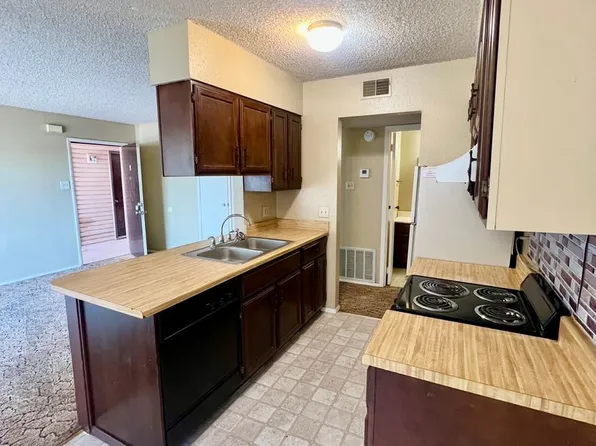 North Grand Apts, 2303 N Grand Ave #J-084, Roswell, NM 88201