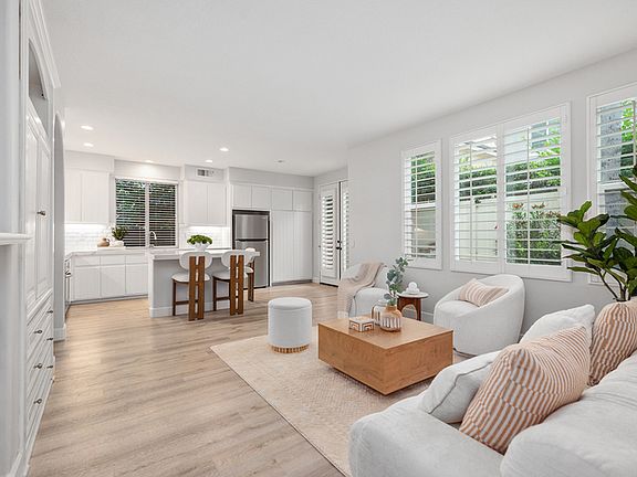 5th image of 17 Pickering Cir