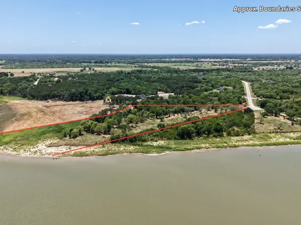 8424 Edgewater Dr, Kemp, TX 75143