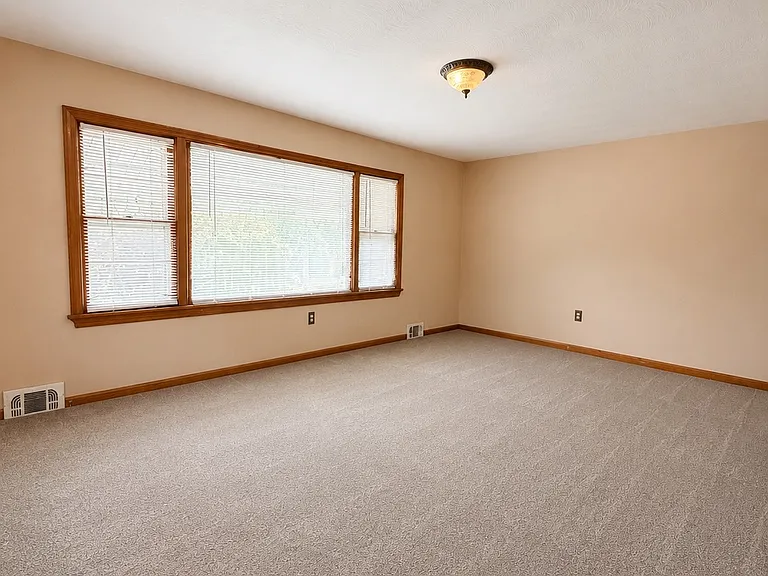 22 Leaf Ave #2 — Photo 8