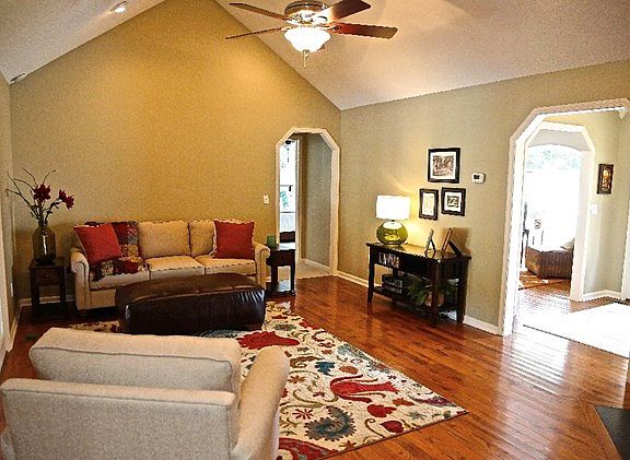3rd image of 865 Wexford Way