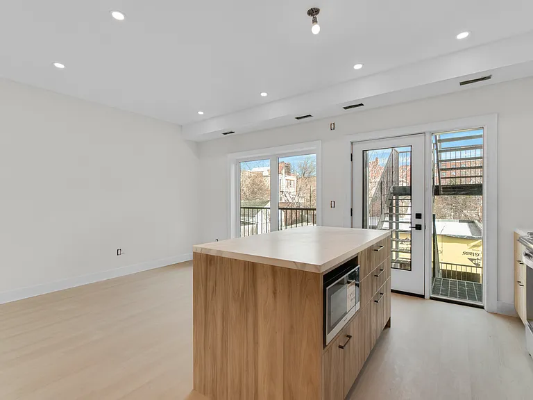 625 Harvie Ave #1 — Photo 8