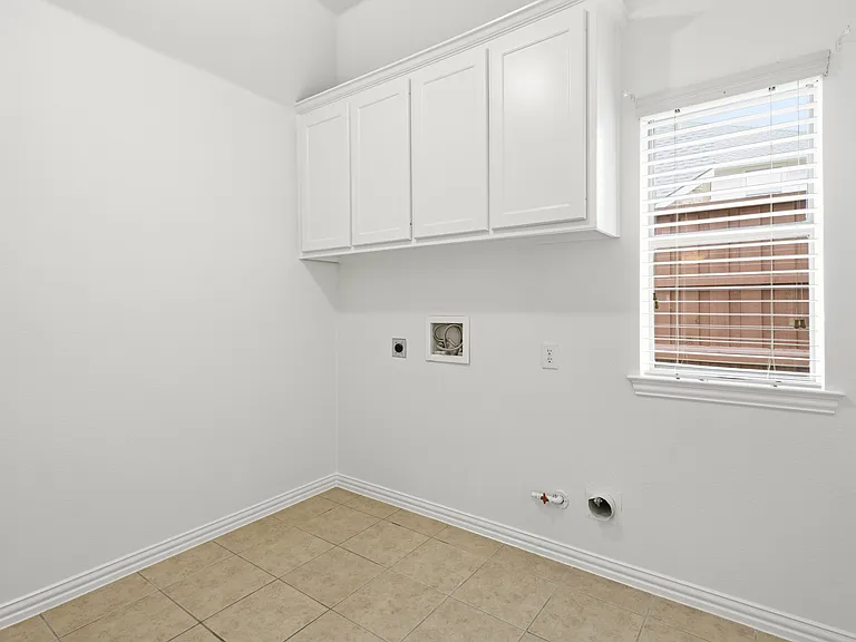 2127 Estes Park Dr — Photo 29