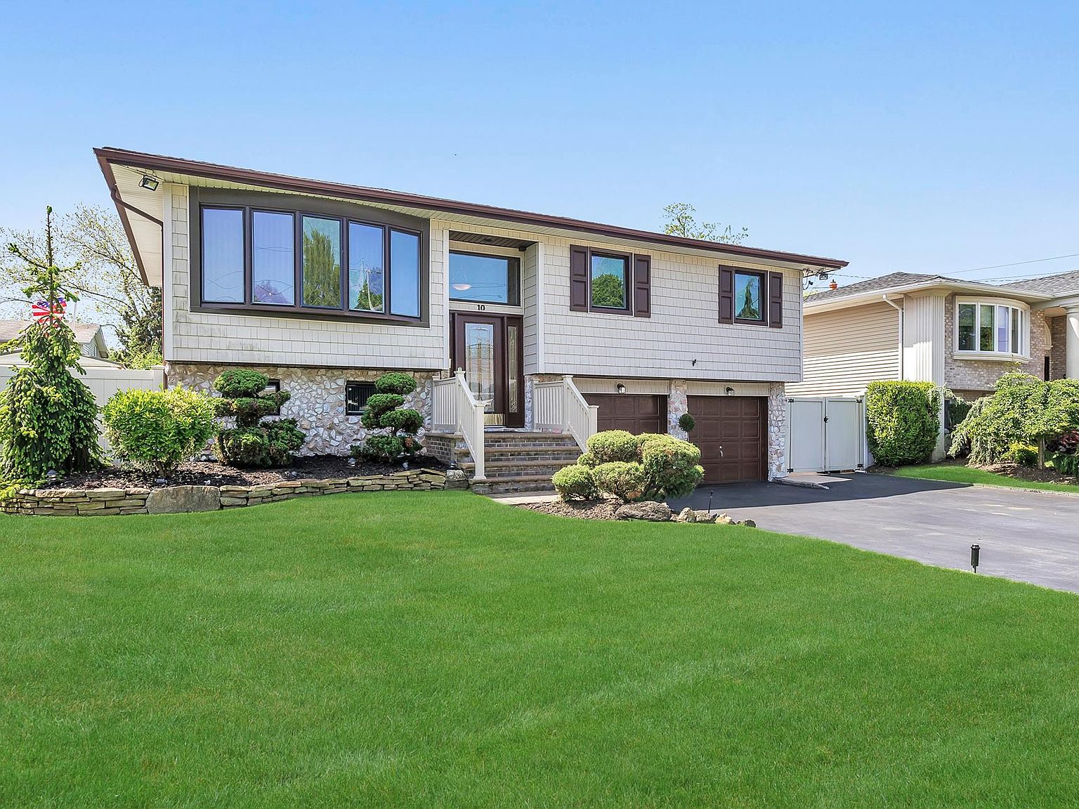 10 Brewster Rd W, Massapequa, NY 11758 Zillow