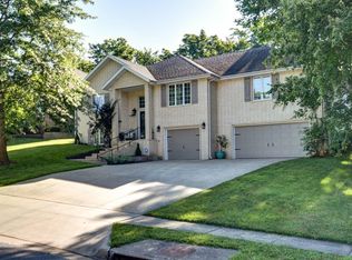 2168 S Cedar Hill Ave, Springfield, MO 65809