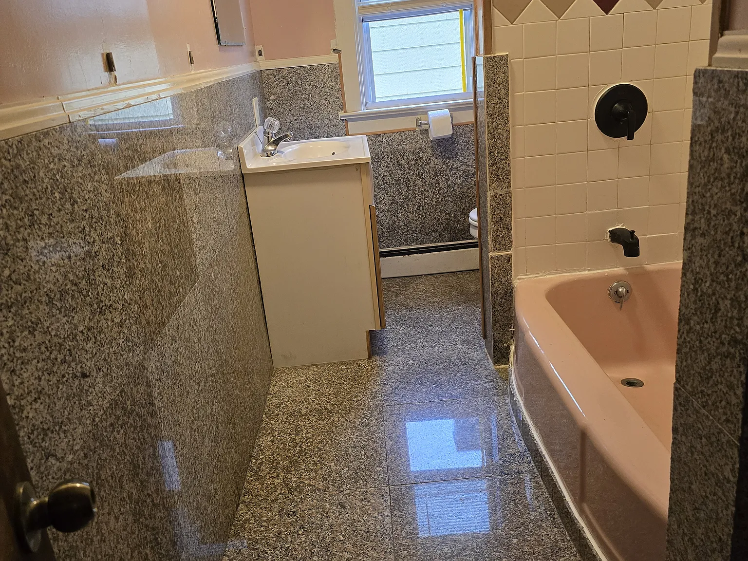 5 bed, 1898 sqft, $1,600 — Photo 3