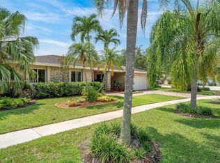 16620 Royal Poinciana Dr, Weston, FL 33326