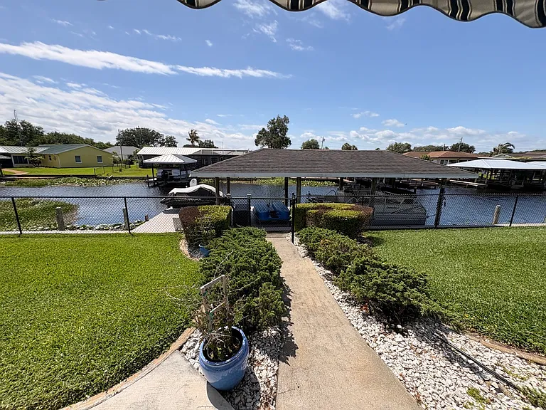 131 Orange Rd NE — Photo 19