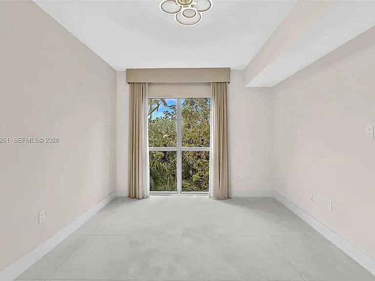 17301 Biscayne Blvd #210 — Photo 14