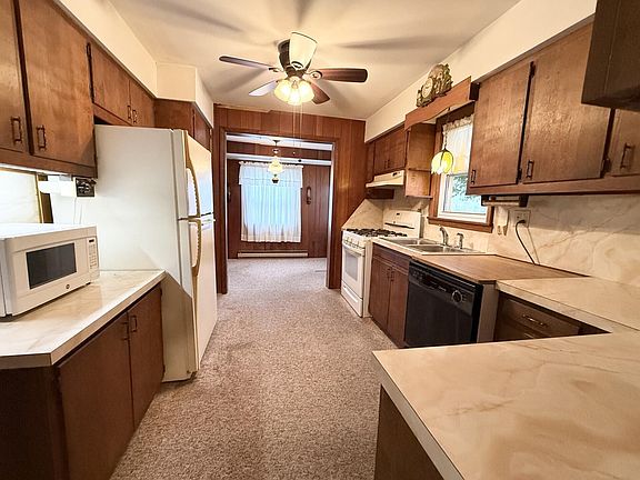 4th image of 503 Blacksnake Rd