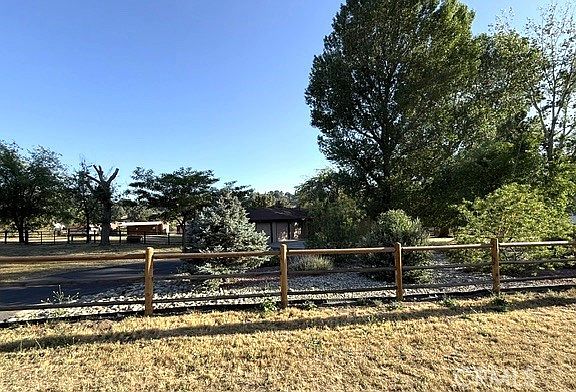 3rd image of 26931 Columbia Way